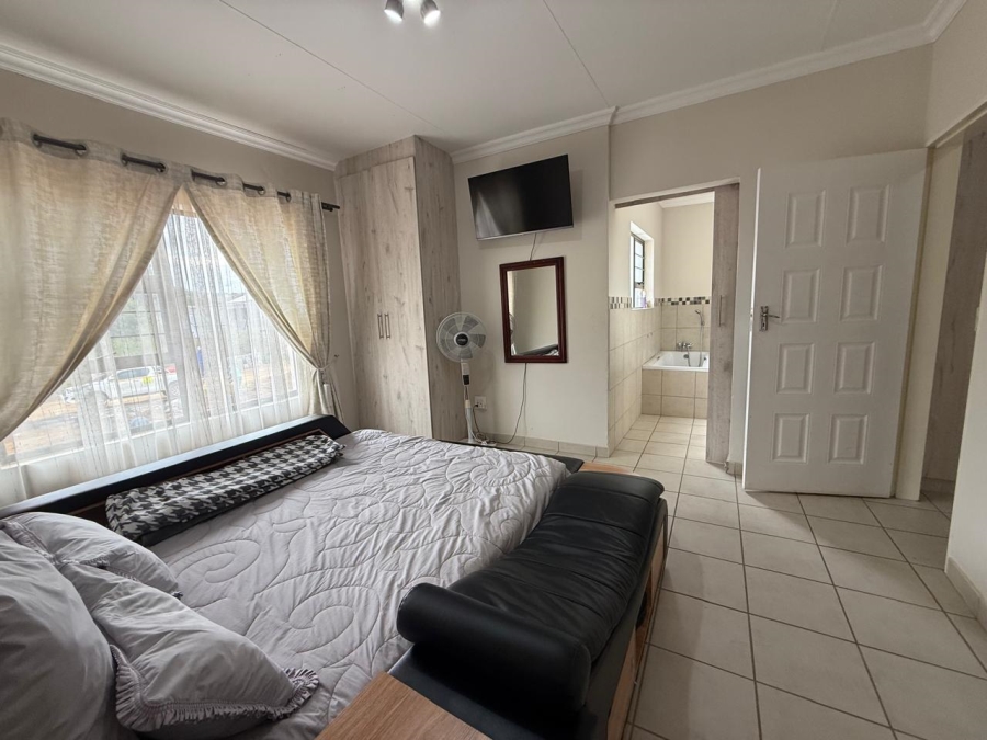 3 Bedroom Property for Sale in Waterval East North West